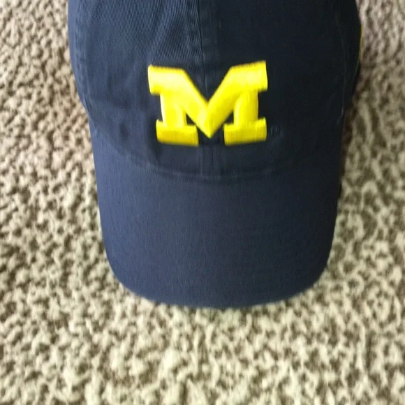 University of Michigan Wolverines Fitted Hat/Cap/Baseball Cap S/M - Picture 2 of 8